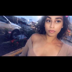 PROMO‼️‼️meet your seller❤️ Hello guysss